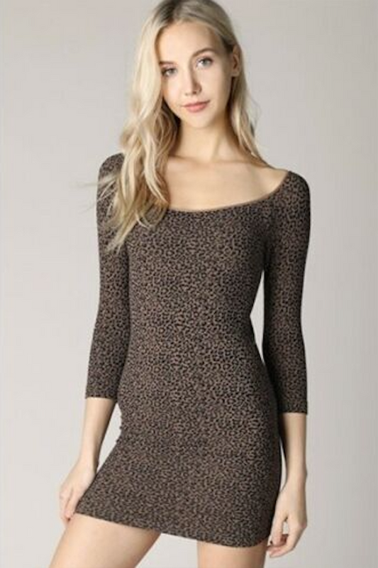 Cheetah Animal Print Seamless Scoop Neck 3/4 Sleeve Dress